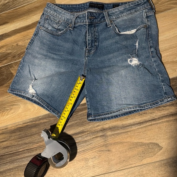 Lucky Brand Jean Shorts Size 8/29 – Roll-Up Style, Light Distressing - Picture 4 of 7